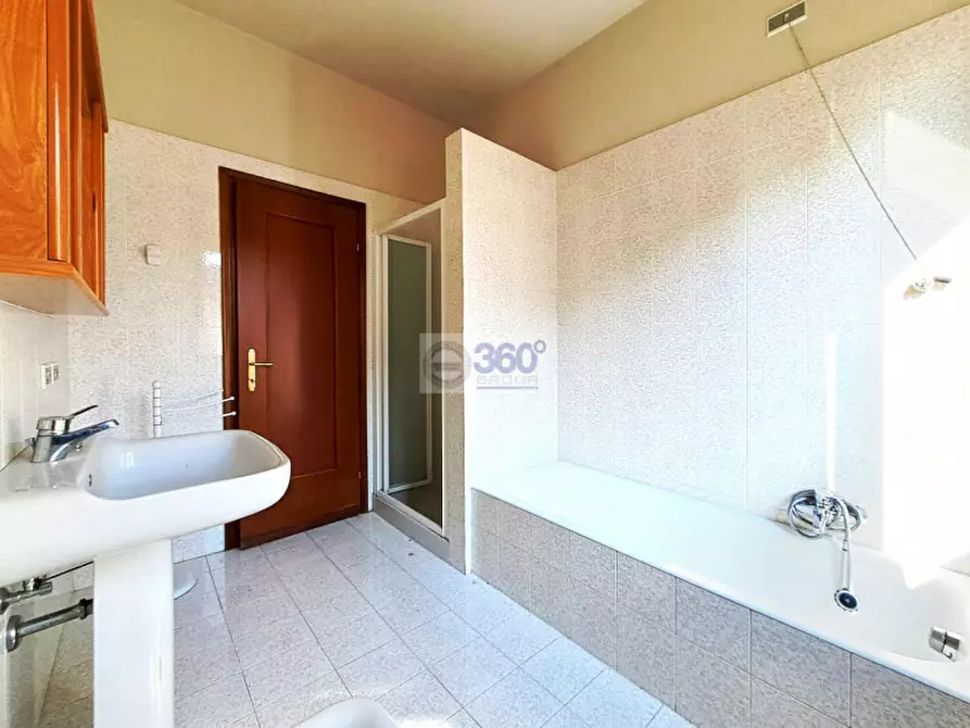 Immagine 13 di Villa in vendita  in Via Silvio Pellico a Passirano