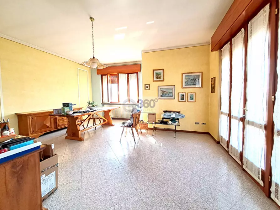 Immagine 17 di Villa in vendita  in Via Silvio Pellico a Passirano