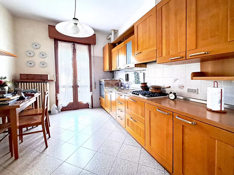 Immagine 20 di Villa in vendita  in Via Silvio Pellico a Passirano
