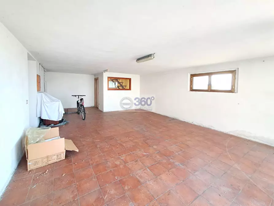 Immagine 33 di Villa in vendita  in Via Silvio Pellico a Passirano