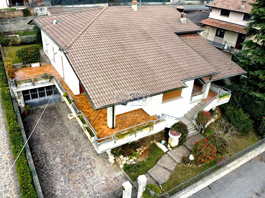 Immagine 36 di Villa in vendita  in Via Silvio Pellico a Passirano