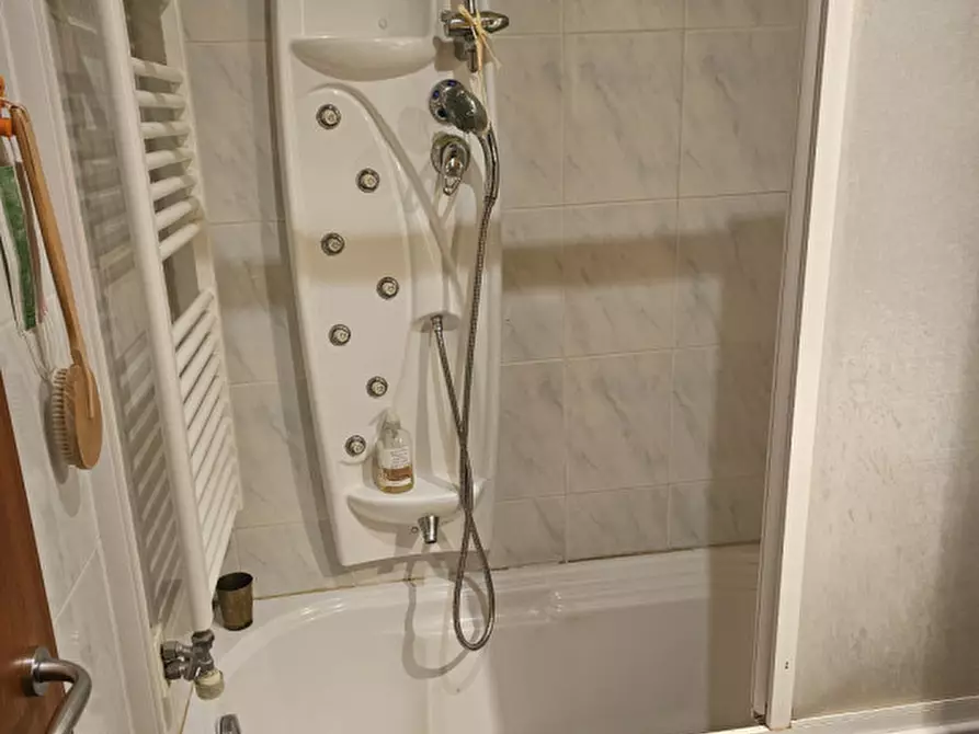 Immagine 20 di Appartamento in vendita  in vernante strada statale 20 a Vernante