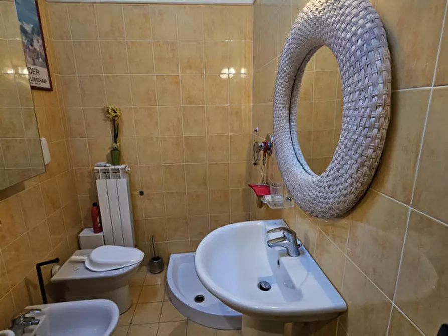 Immagine 36 di Appartamento in vendita  in vernante strada statale 20 a Vernante