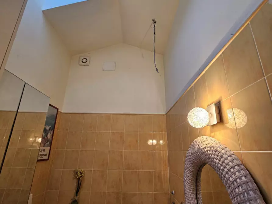 Immagine 38 di Appartamento in vendita  in vernante strada statale 20 a Vernante