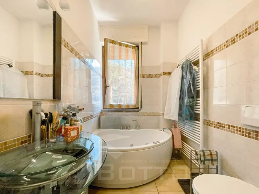 Immagine 27 di Palazzo in vendita  in Via al Poggio, 10 a Omegna