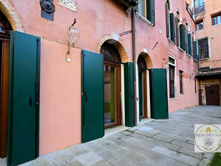 Immagine 28 di Appartamento in vendita  in san polo a Venezia