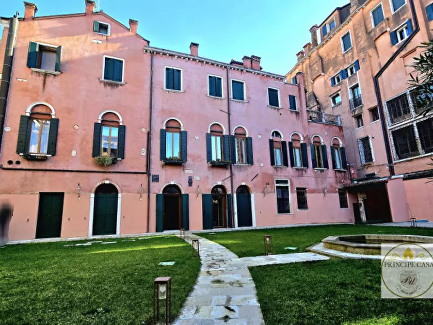 Immagine 29 di Appartamento in vendita  in san polo a Venezia