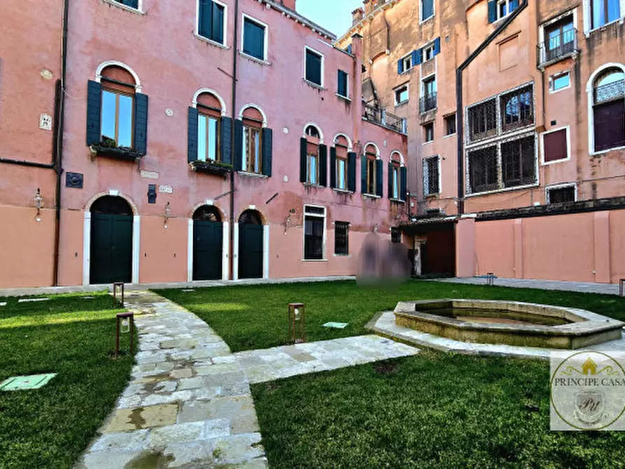 Immagine 30 di Appartamento in vendita  in san polo a Venezia