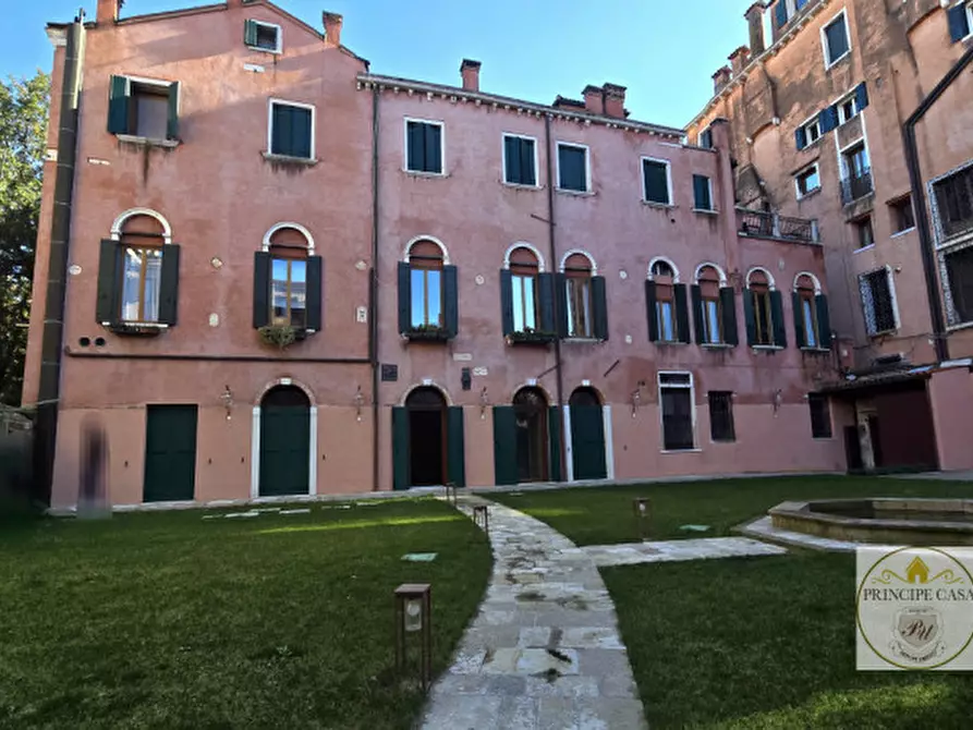 Immagine 31 di Appartamento in vendita  in san polo a Venezia