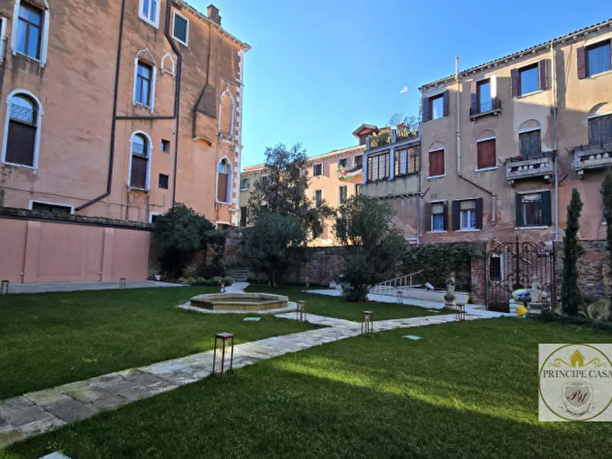 Immagine 33 di Appartamento in vendita  in san polo a Venezia