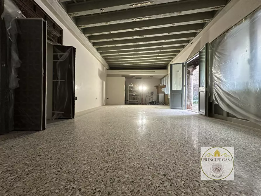 Immagine 1 di Appartamento in vendita  a Venezia