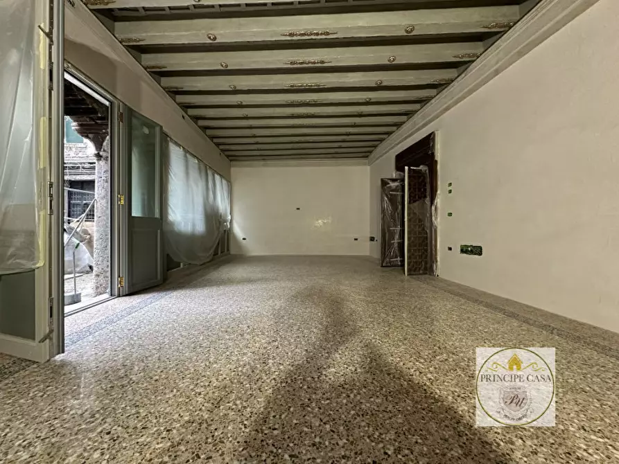 Immagine 11 di Appartamento in vendita  a Venezia