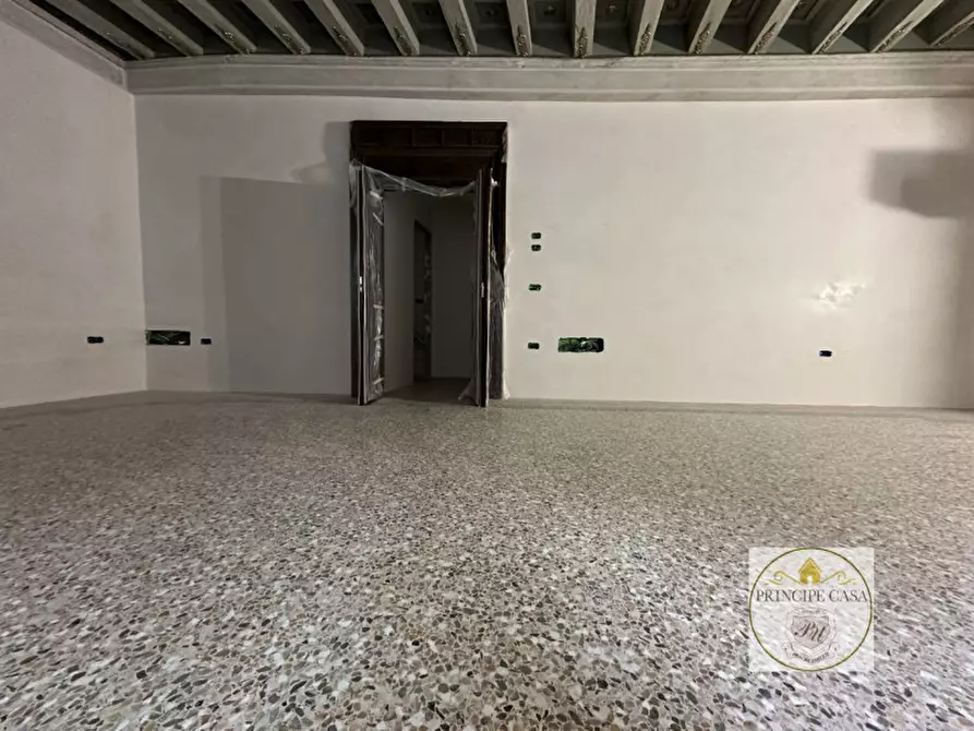 Immagine 19 di Appartamento in vendita  a Venezia