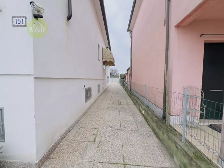 Immagine 26 di Villa in vendita  in Via Gioacchino Rossini a Legnago