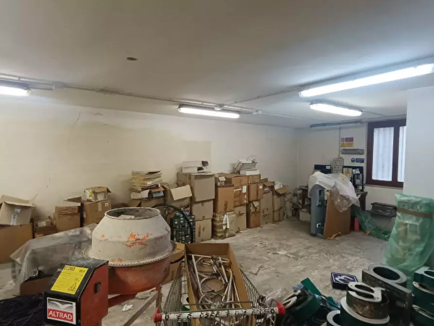 Immagine 6 di Magazzino in vendita  in Via Ruggero Torelli a Perugia