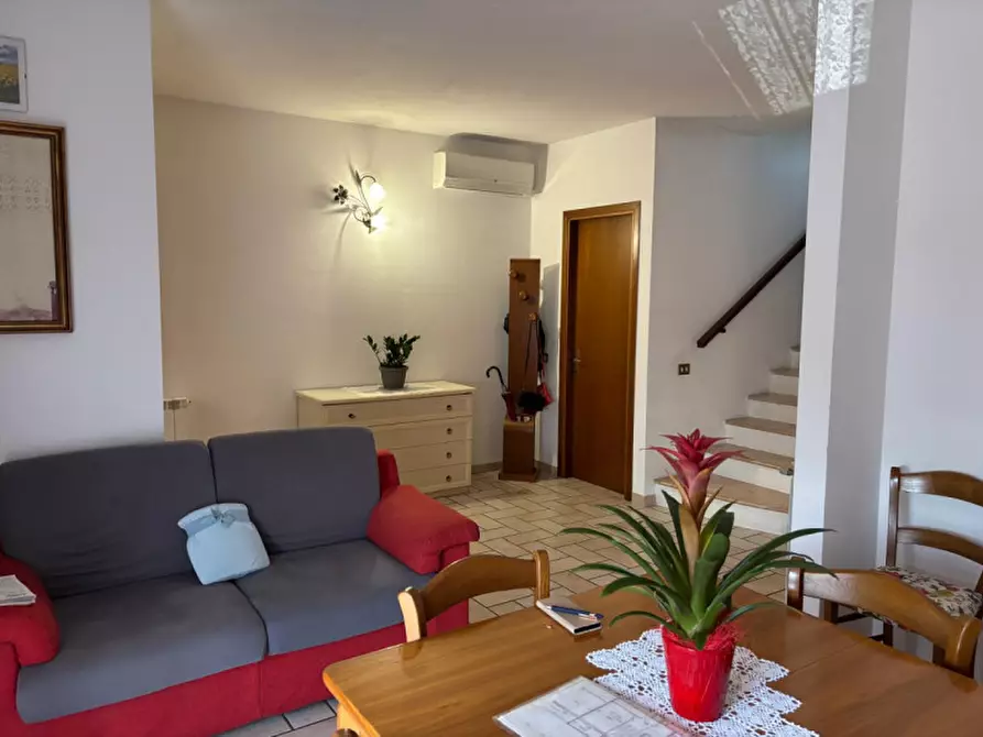 Immagine 2 di Casa trifamiliare in vendita  a Villanova Del Ghebbo