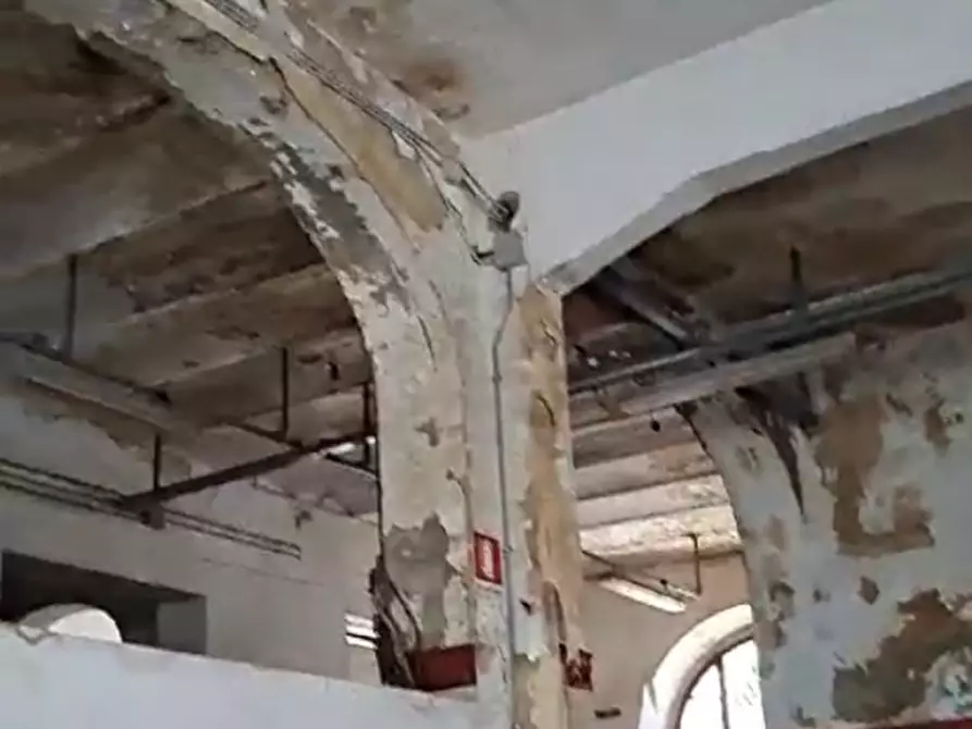 Immagine 2 di Negozio in affitto  in PIAZZA DELLE CURE a Firenze