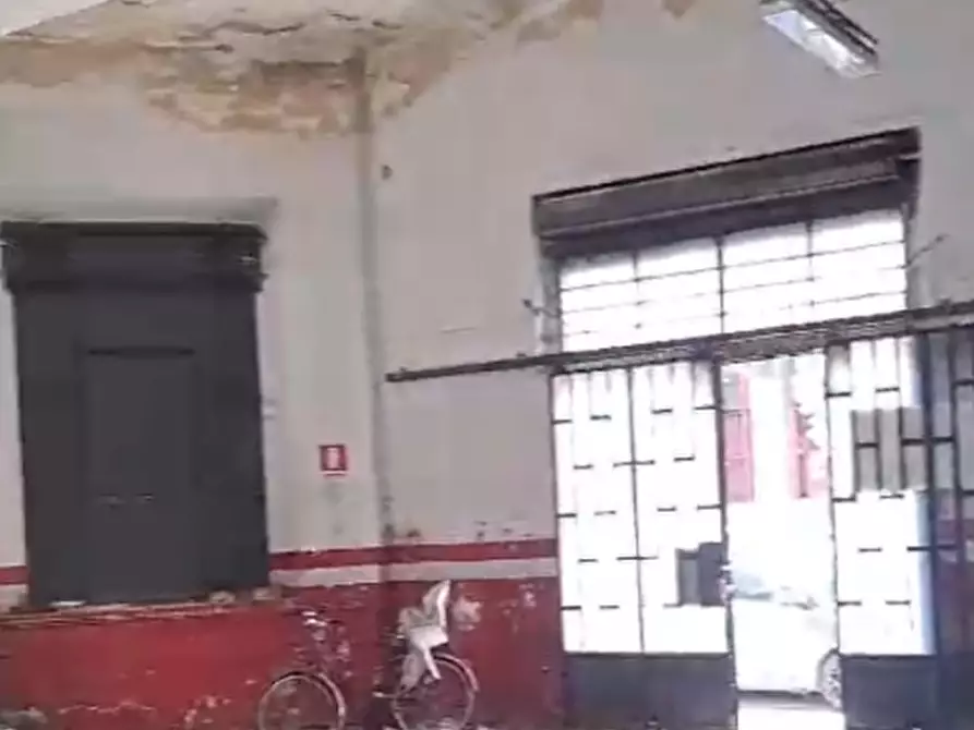 Immagine 6 di Negozio in affitto  in PIAZZA DELLE CURE a Firenze