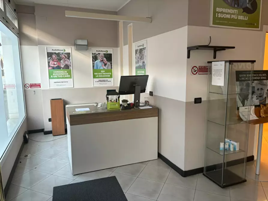 Immagine 2 di Negozio in affitto  in Via San Pio X 34/a a Castelfranco Veneto