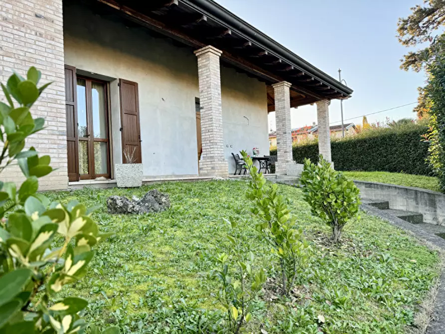 Immagine 2 di Villa in vendita  in VIA I MAGGIO N. 11 a Sissa Trecasali