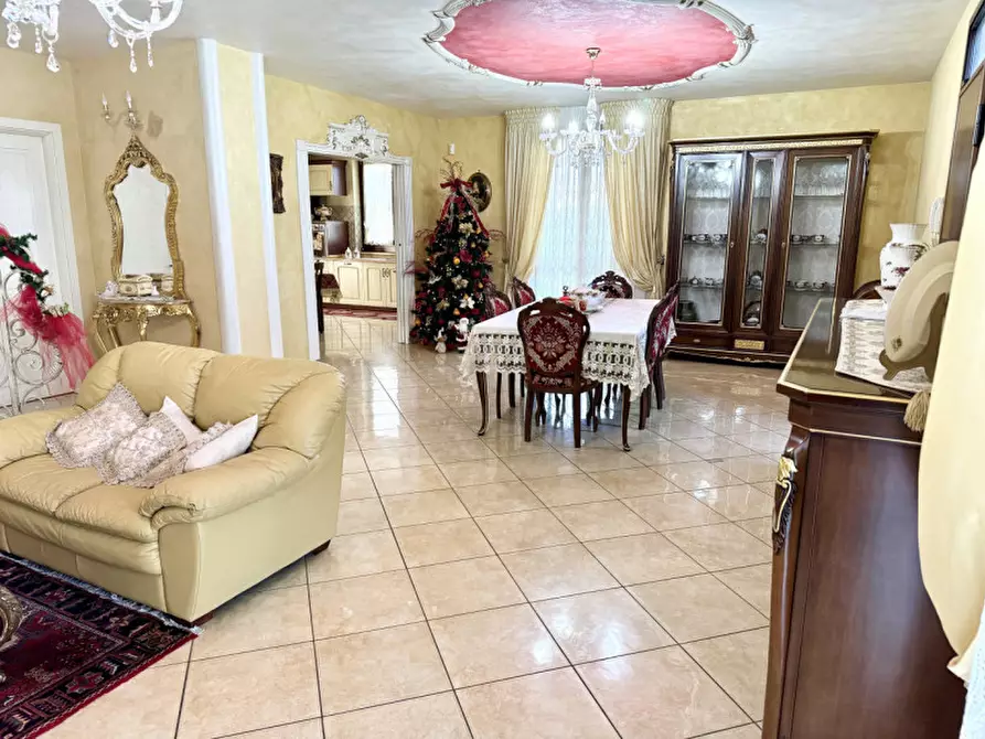 Immagine 10 di Villa in vendita  in VIA I MAGGIO N. 11 a Sissa Trecasali