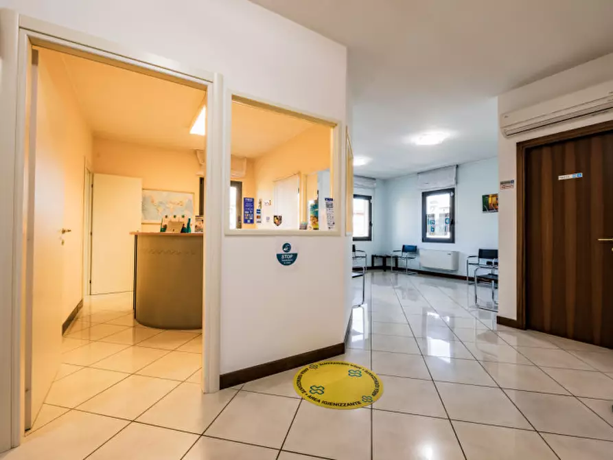 Immagine 3 di Ufficio in vendita  in Via Provinciale Sud a Fosso'