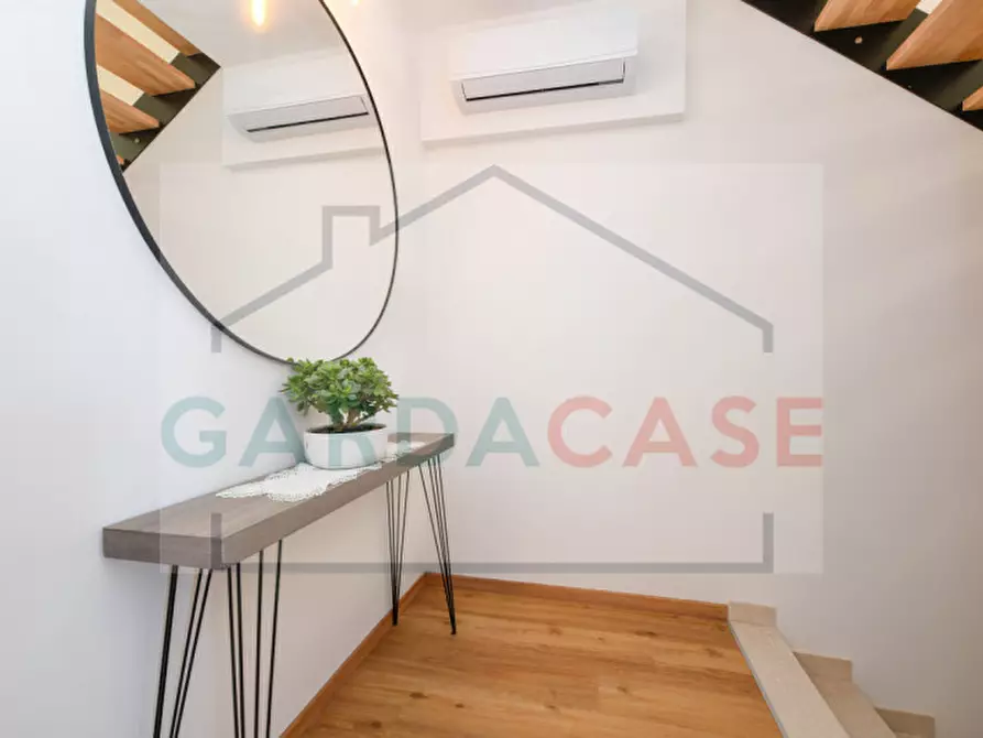 Immagine 4 di Appartamento in vendita  a Desenzano Del Garda