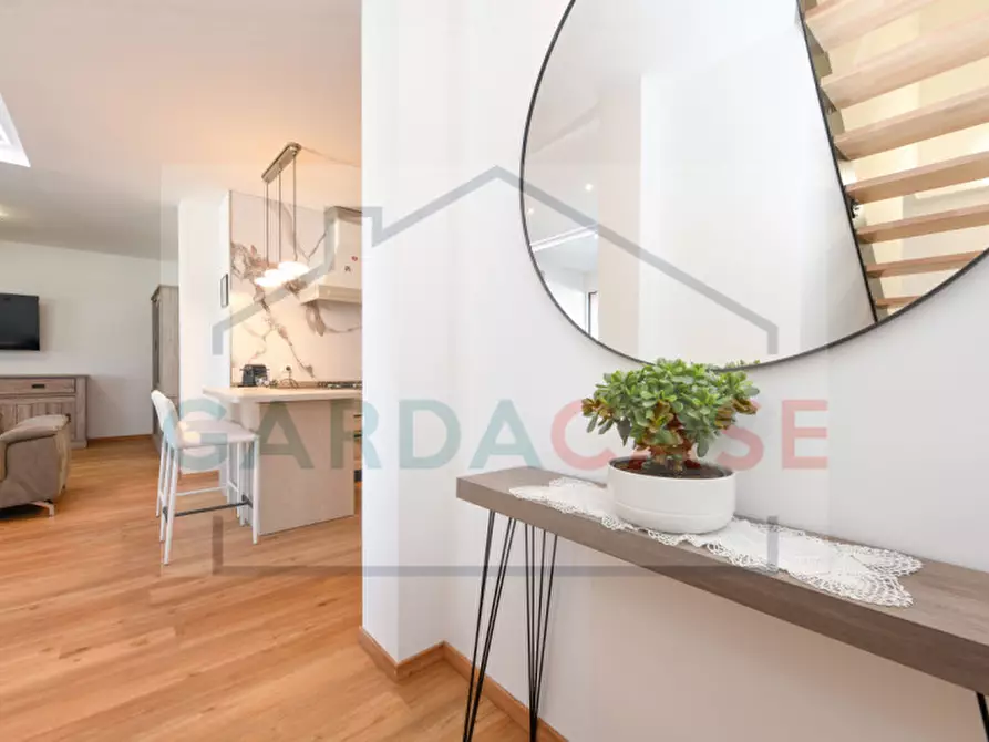 Immagine 5 di Appartamento in vendita  a Desenzano Del Garda