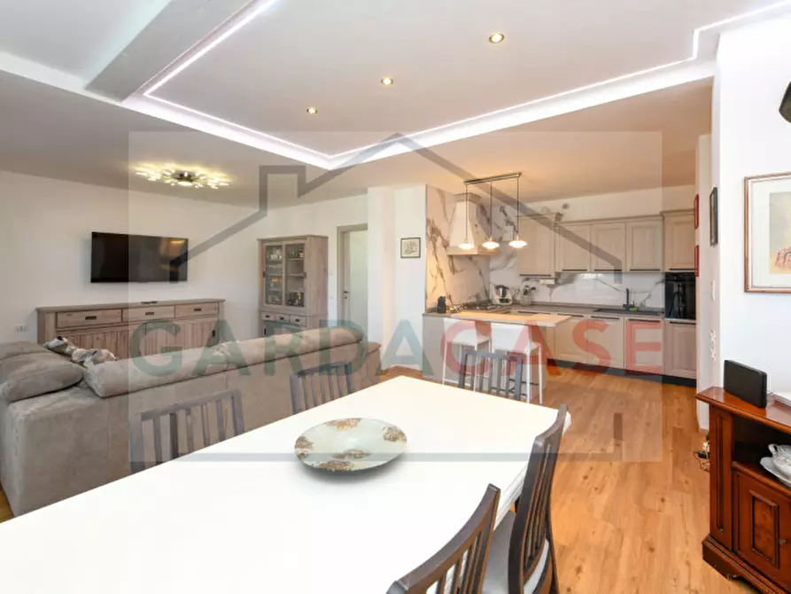 Immagine 6 di Appartamento in vendita  a Desenzano Del Garda