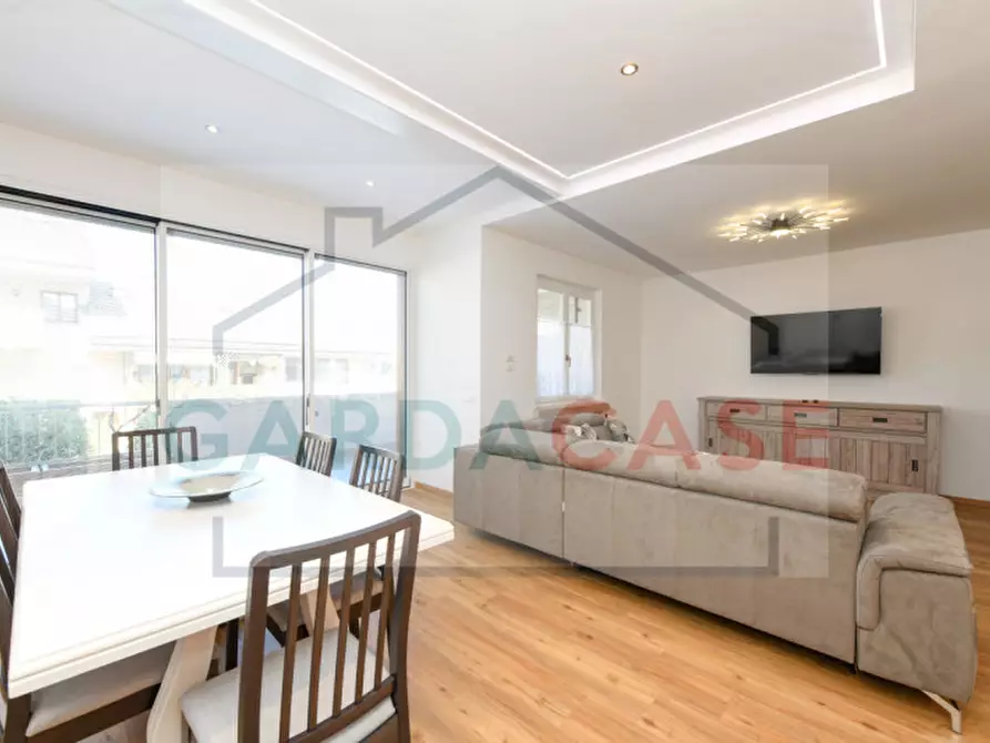 Immagine 8 di Appartamento in vendita  a Desenzano Del Garda