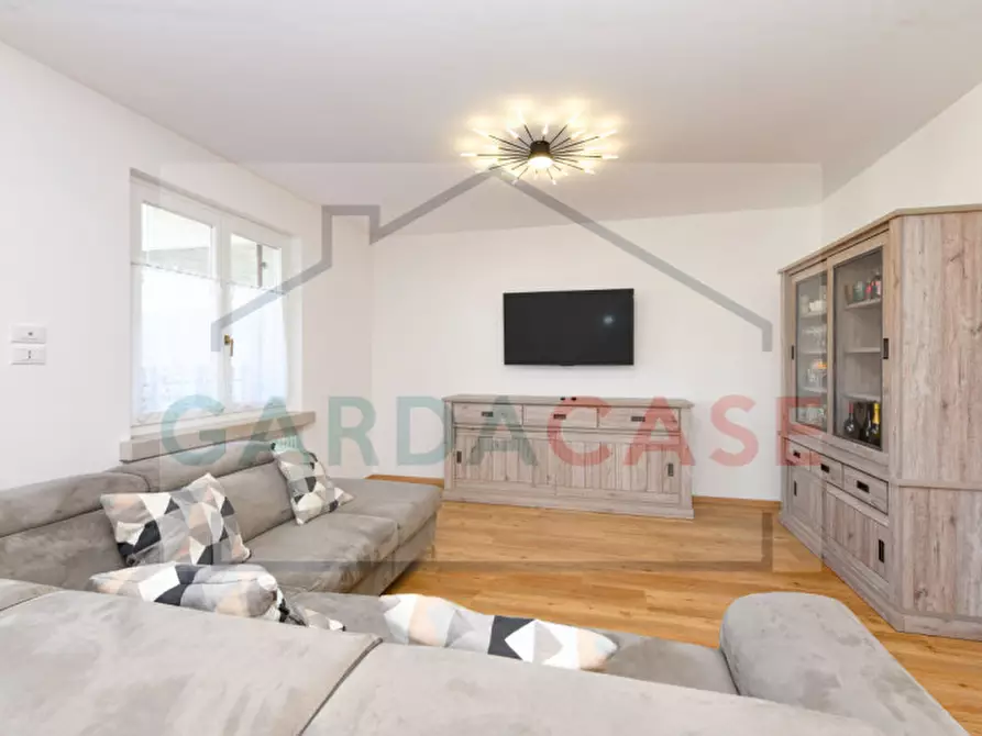 Immagine 9 di Appartamento in vendita  a Desenzano Del Garda