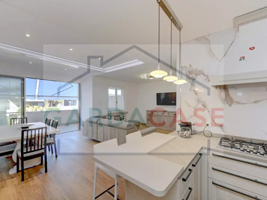 Immagine 16 di Appartamento in vendita  a Desenzano Del Garda