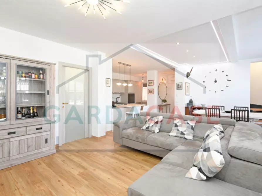 Immagine 19 di Appartamento in vendita  a Desenzano Del Garda