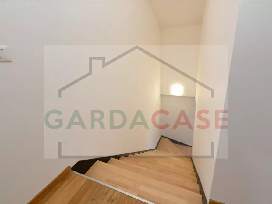 Immagine 24 di Appartamento in vendita  a Desenzano Del Garda