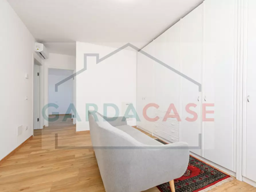 Immagine 26 di Appartamento in vendita  a Desenzano Del Garda