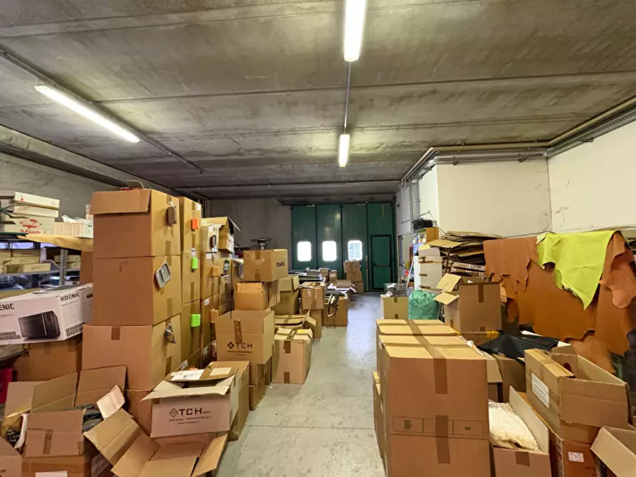 Immagine 5 di Capannone industriale in vendita  a Trento