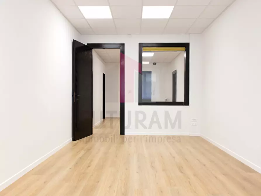 Immagine 7 di Ufficio in affitto  in via Scrovegni a Padova