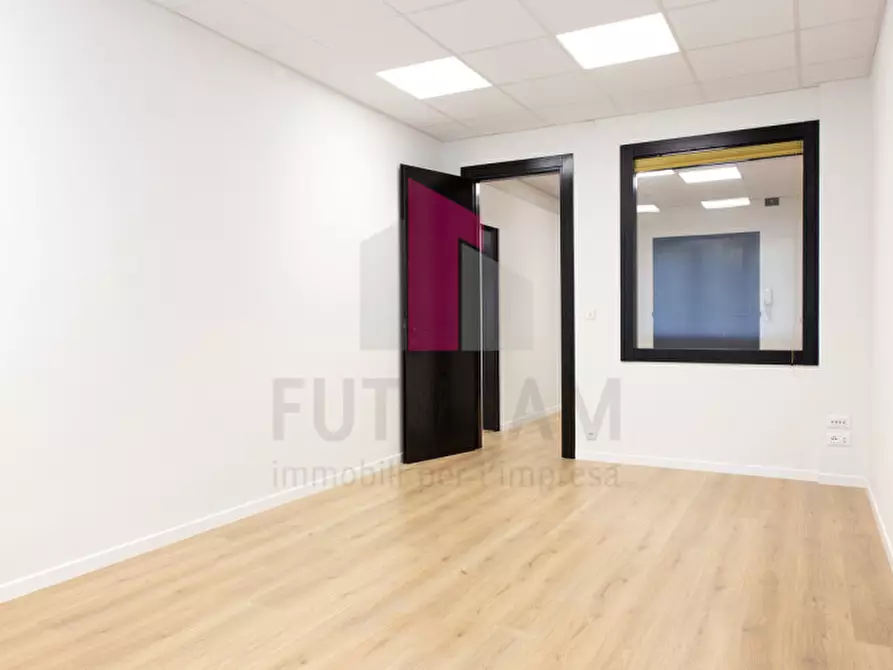 Immagine 8 di Ufficio in affitto  in via Scrovegni a Padova