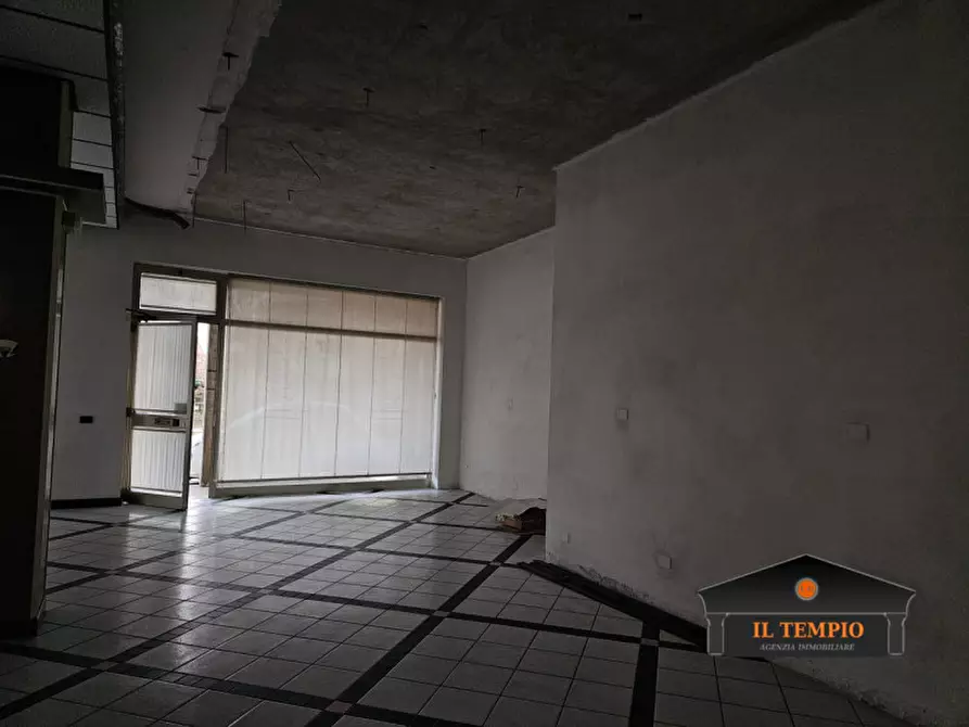 Immagine 1 di Negozio in vendita  in Via Cantarana a Isola Vicentina