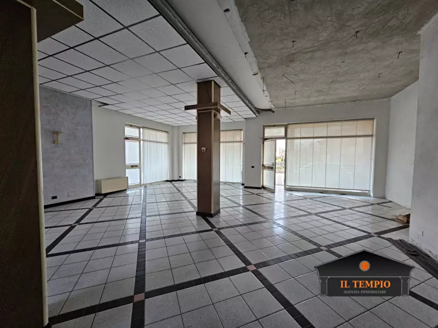 Immagine 3 di Negozio in vendita  in Via Cantarana a Isola Vicentina