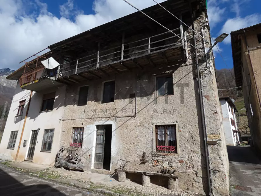 Immagine 2 di Rustico / casale in vendita  a Valli Del Pasubio