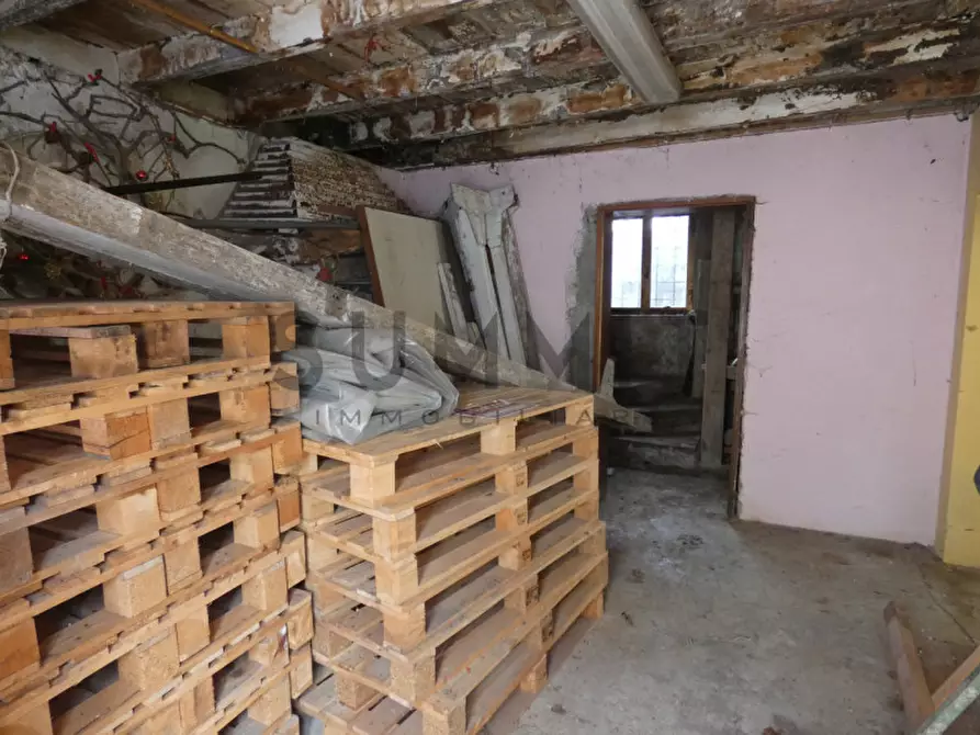 Immagine 9 di Rustico / casale in vendita  a Valli Del Pasubio