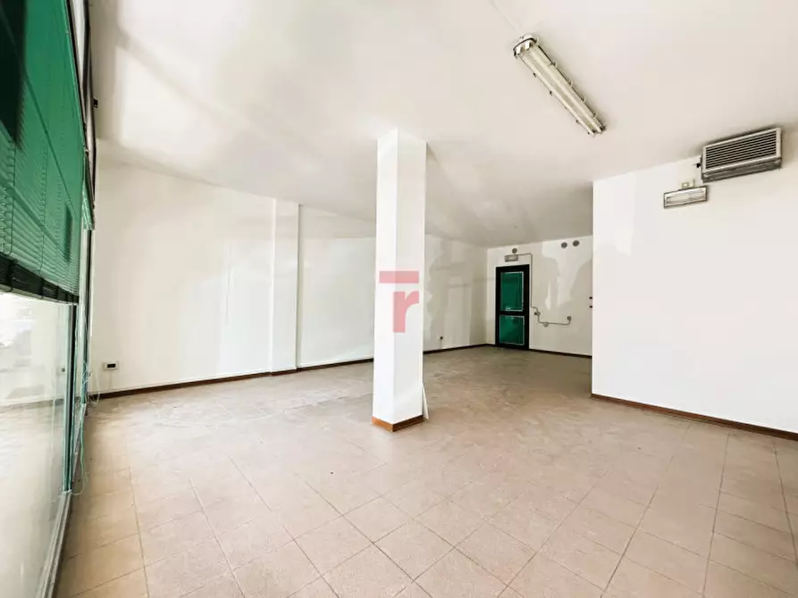 Immagine 1 di Negozio in vendita  in Via Armando Diaz a Vigonza