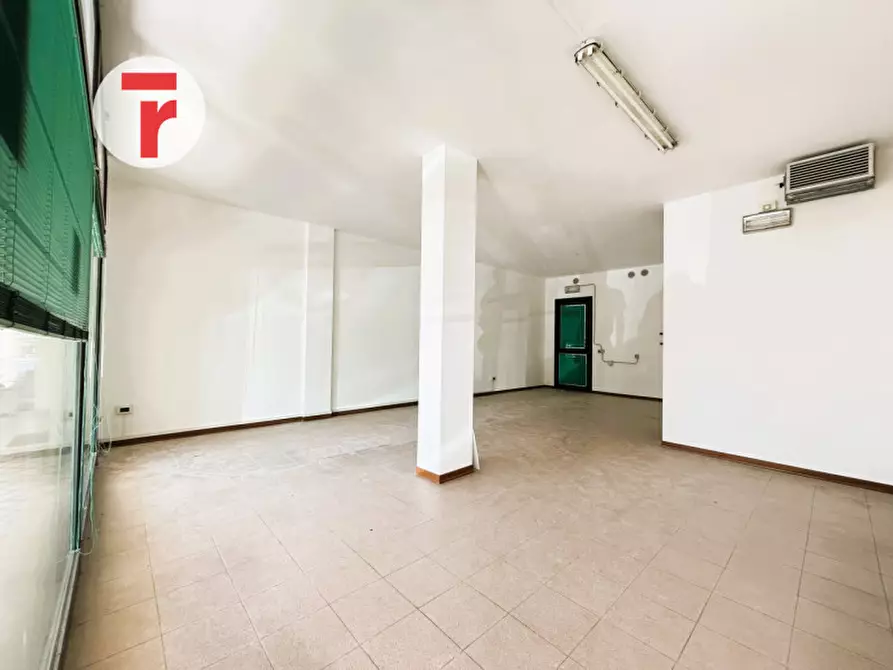 Immagine 3 di Negozio in vendita  in Via Armando Diaz a Vigonza