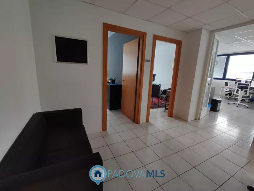 Immagine 1 di Ufficio in vendita  in Viale della Navigazione Interna, 56 a Padova