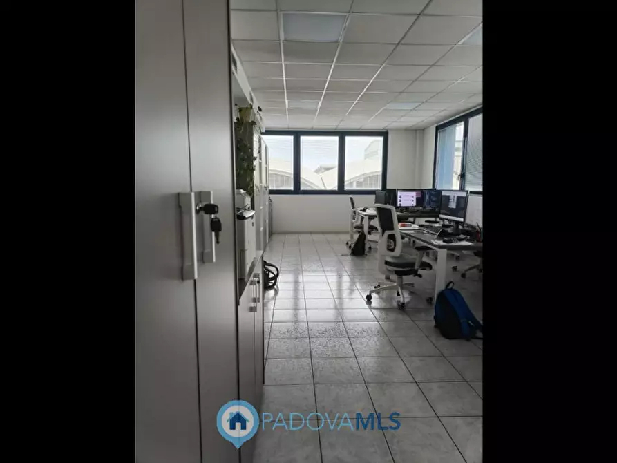 Immagine 4 di Ufficio in vendita  in Viale della Navigazione Interna, 56 a Padova