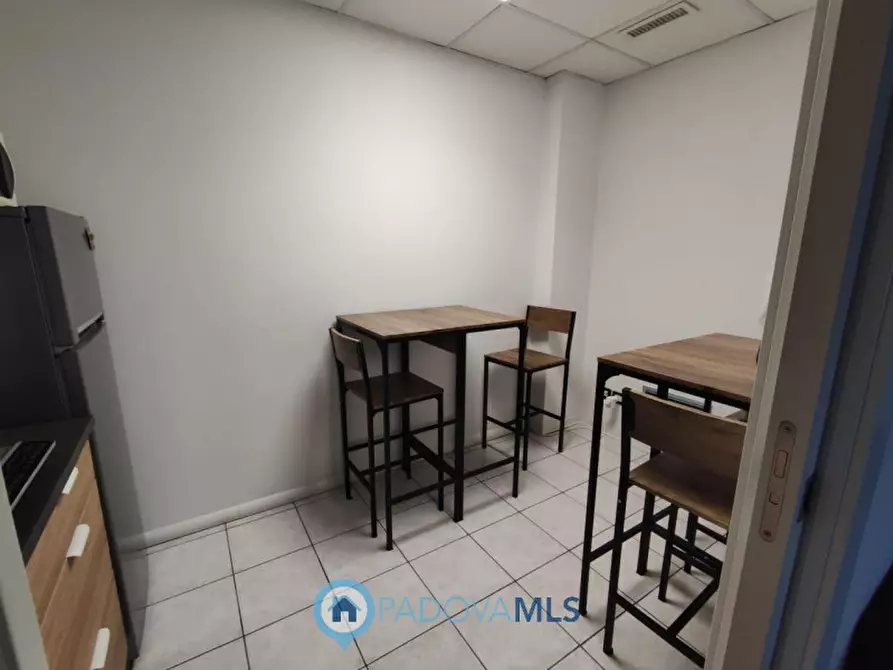 Immagine 10 di Ufficio in vendita  in Viale della Navigazione Interna, 56 a Padova