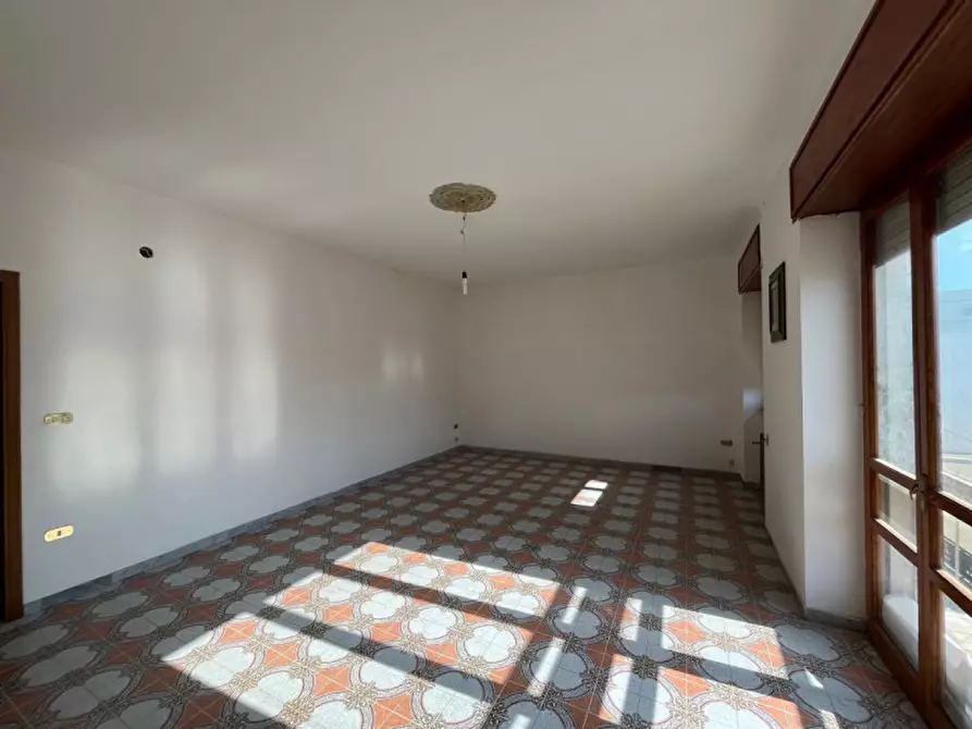 Immagine 1 di Appartamento in vendita  in Via Alessandro Volta a Parabita