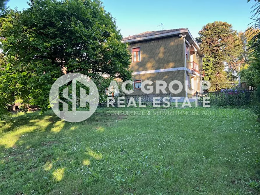 Immagine 2 di Villa in vendita  in Via Giotto a Rescaldina