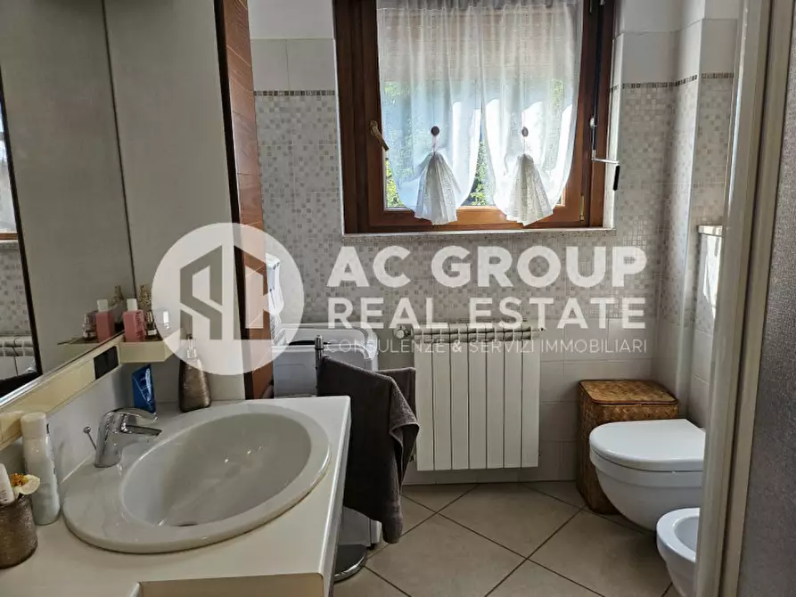 Immagine 27 di Villa in vendita  in Via Giotto a Rescaldina